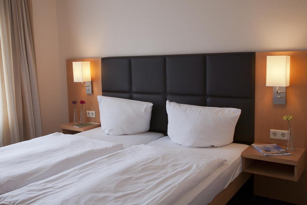 באד בנטהיים Hotel Oelen & Holgers Brasserie Und Lounge מראה חיצוני תמונה